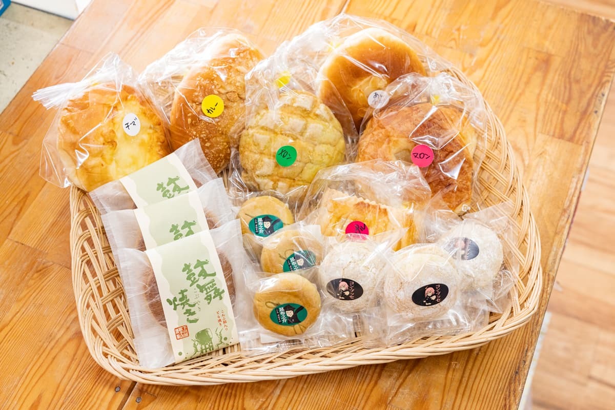 Handmade bread and Japanese sweets images